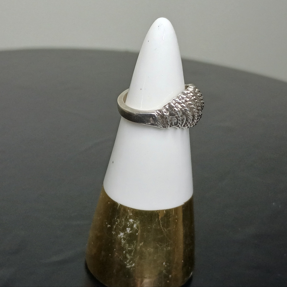 Vintage Sterling Silver Twisted Domed Ring - Picture 4 of 6